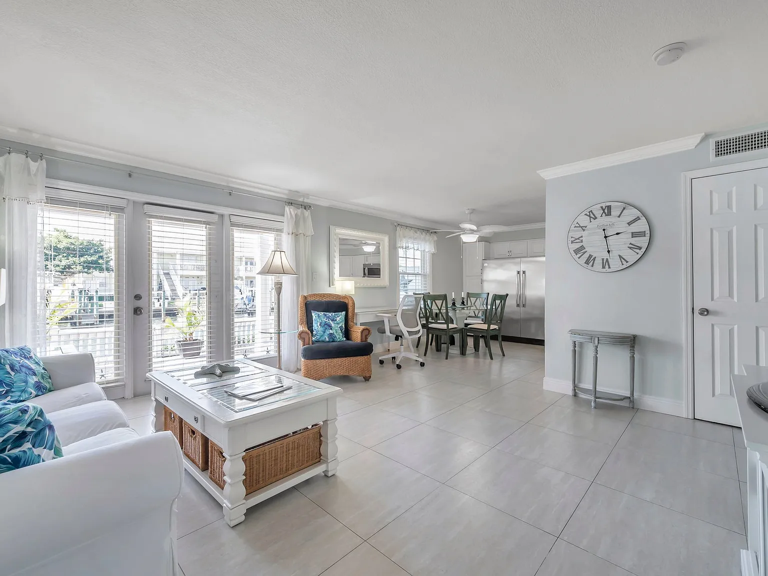 2 bed, 825 sqft, $2,650 — Photo 3
