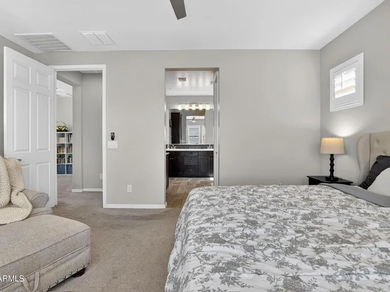 2419 W Gloria Ln — Photo 25