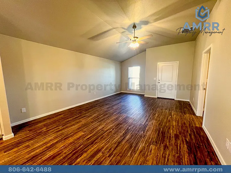 2029 Kenwood Ave — Photo 11