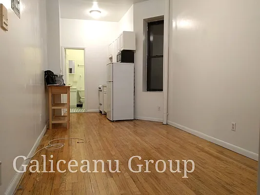 Rented by Lexington Real Estate Group | media 14