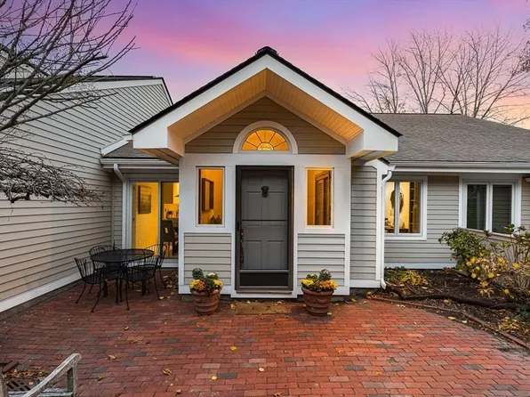 67 Algonquin Rd, Newton, MA 02467