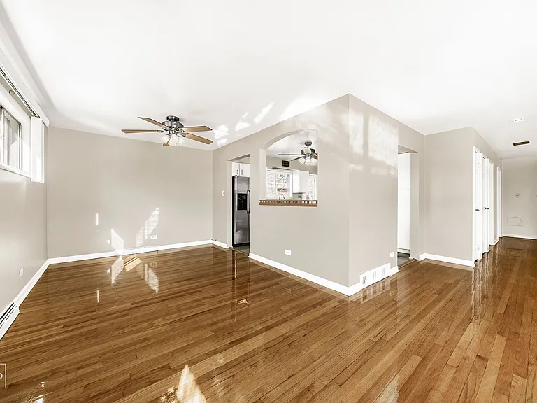 283 S Fair Ave — Photo 2