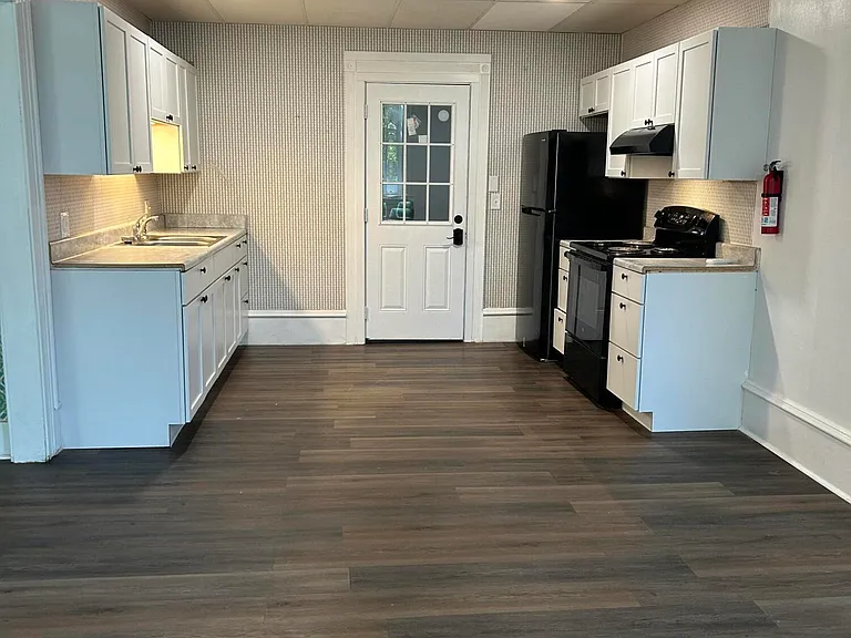 352 Market St #A — Photo 2