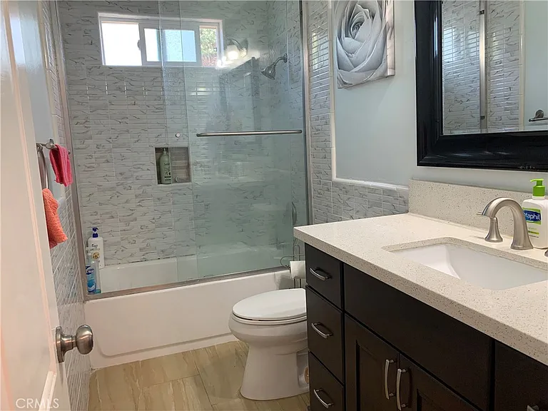 1638 Grove Pl — Photo 7