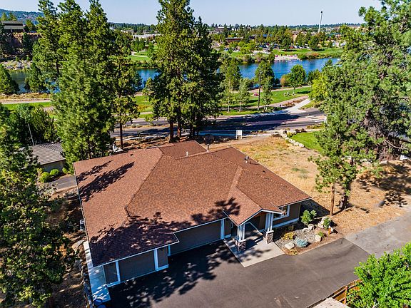 2nd image of 19861 Alderwood Cir