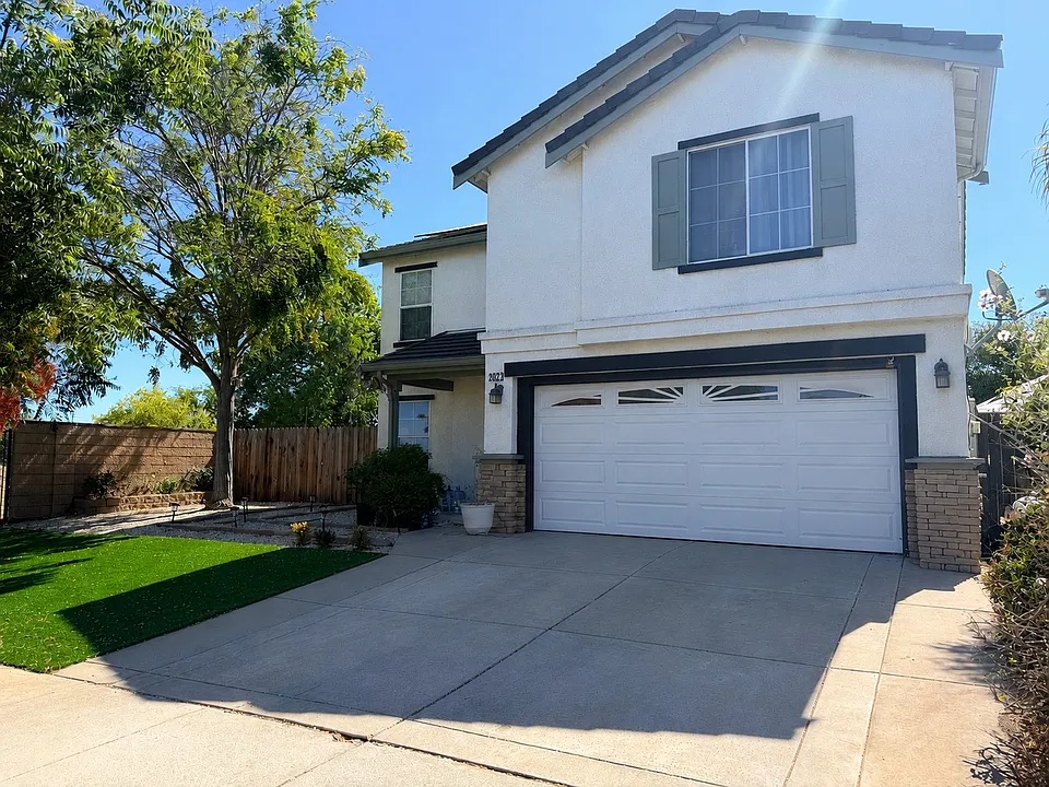 2022 Hedge Ave