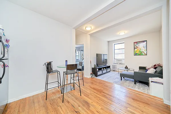 Rented by Living New York | media 10