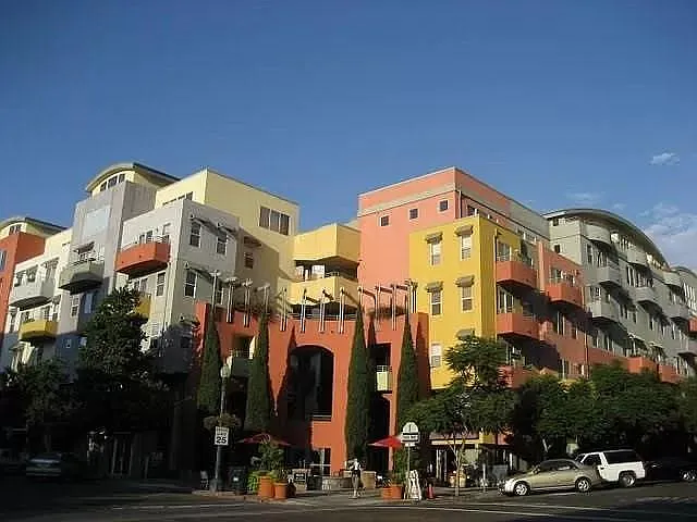2 bed, 2.5 bath, 1425 sqft, $3,895 — Photo 3