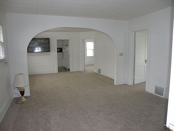 4th image of 1201 Magnolia Ave