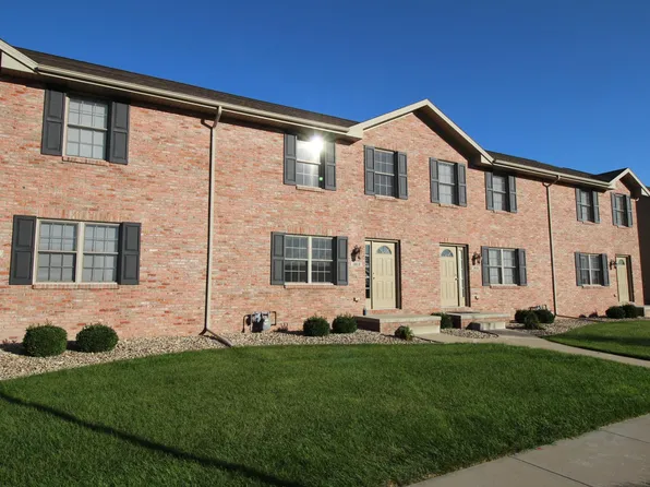 1816 Glenbridge Rd, Bloomington, IL 61704