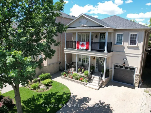 32 Timberwolf Cres, Vaughan, ON L4H 2W2