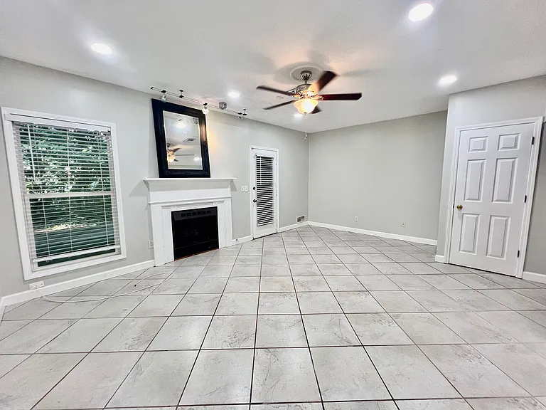 604 Wedgewood Way — Photo 20