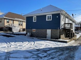 1139 County St, Somerset, MA 02726