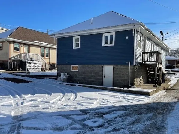 1139 County St, Somerset, MA 02726