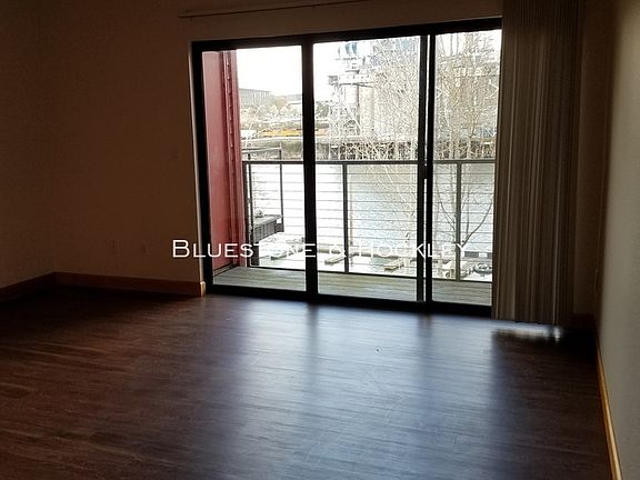 2nd image of 606 NW Naito Pkwy APT A15