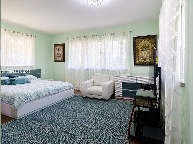205 Ocean Blvd — Photo 37