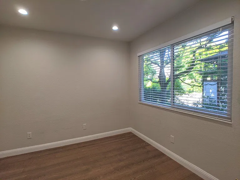 1811 Francisco St — Photo 14