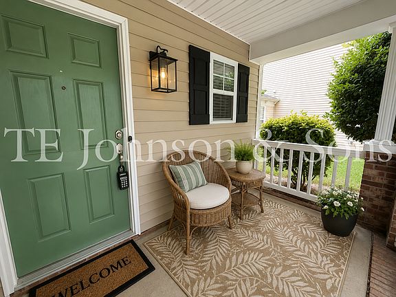3rd image of 108 Greenway St