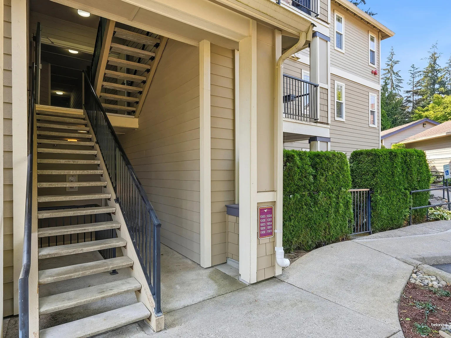 3 bed, 2.0 bath, 1274 sqft, $2,475 — Photo 4