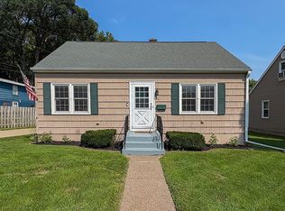 641 Kane St, Dubuque, IA 52001
