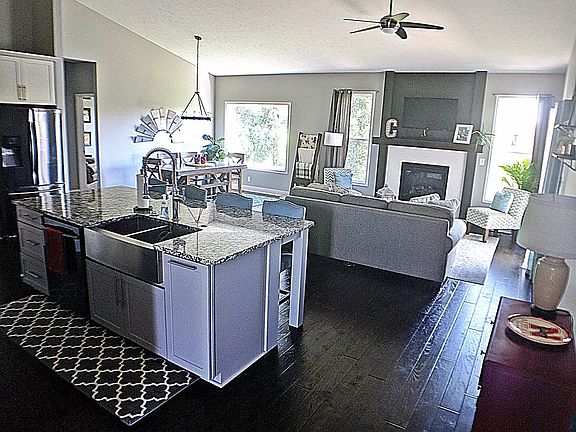 4th image of 119 Snow Valley Cir
