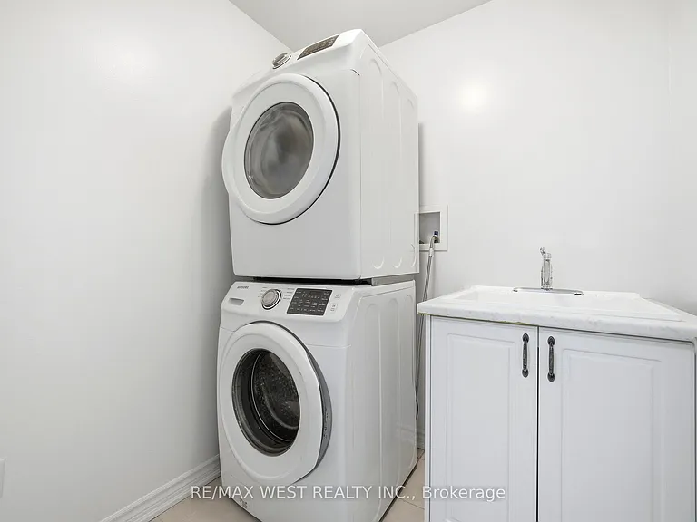 26 Hines St — Photo 37