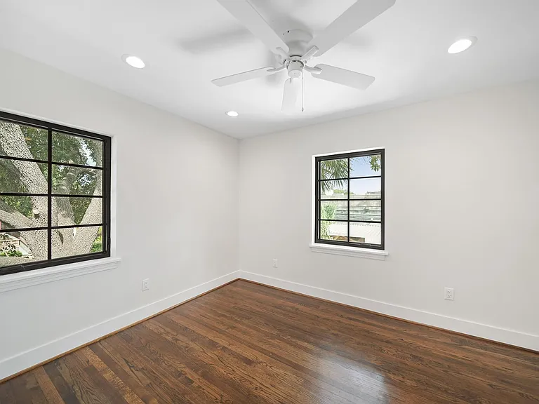 520 Lovett Blvd #2D — Photo 16