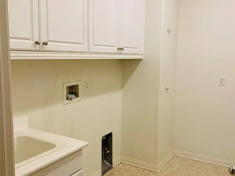 7638 Stonegate Dr — Photo 2