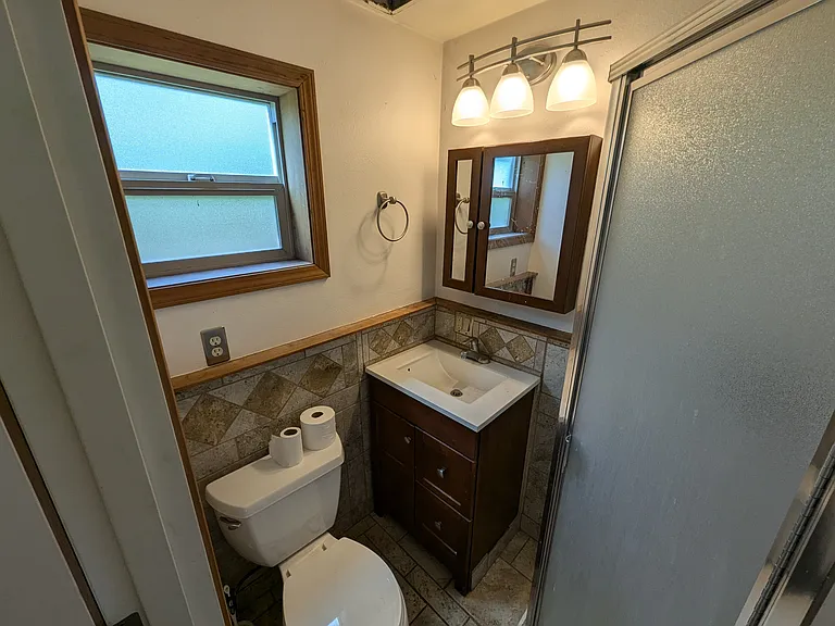 624 NW 11th St #4 — Photo 7