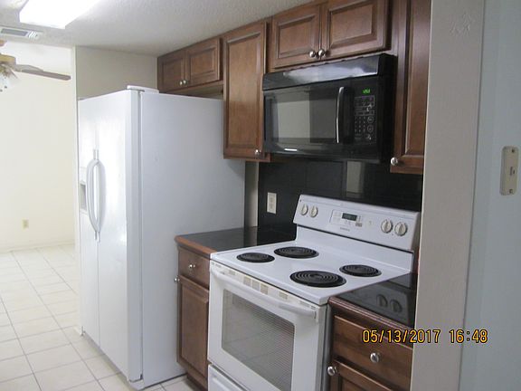 3rd image of 8125 Willow Bend Dr APT B