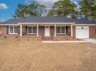 5866 Hunting Ridge Rd, Hope Mills, NC 28348