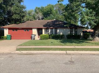 401 Glenmore St, Victoria, TX 77904
