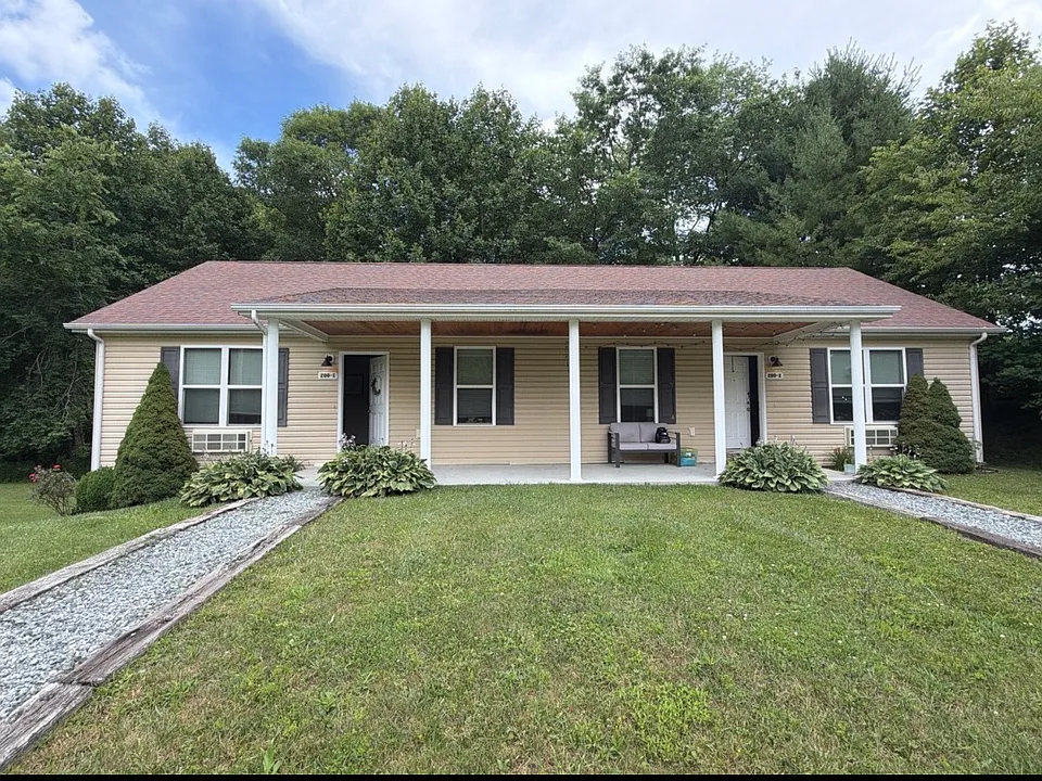 200 Alex Wellborn Rd #2
