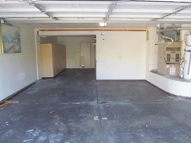 8701 Crescent Ridge Ln — Photo 31