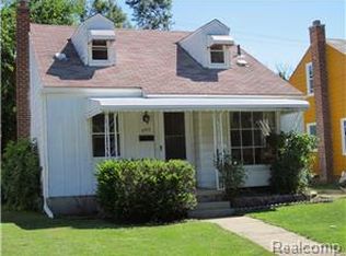 2912 Crooks Rd, Royal Oak, MI 48073