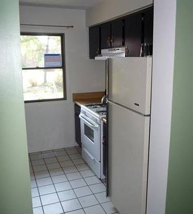 Kitchen fridge stove