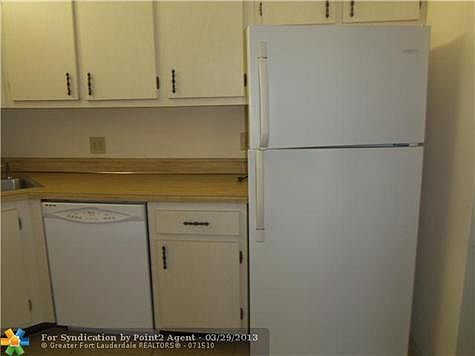 4th image of 3561 Pine Tree Ct APT B-1