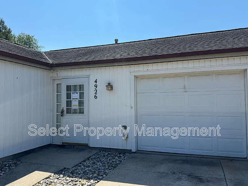 2 bed, 1.0 bath, $1,099 — Photo 2
