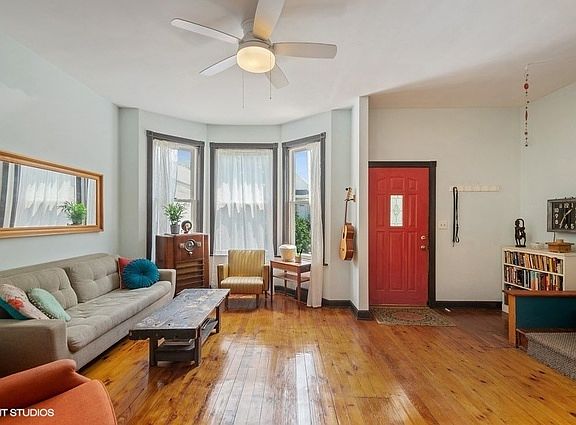 3rd image of 3706 W Dickens Ave