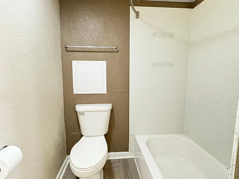 109 E Quincy St #1 — Photo 6