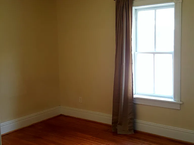 614 S Laurel St #B — Photo 8
