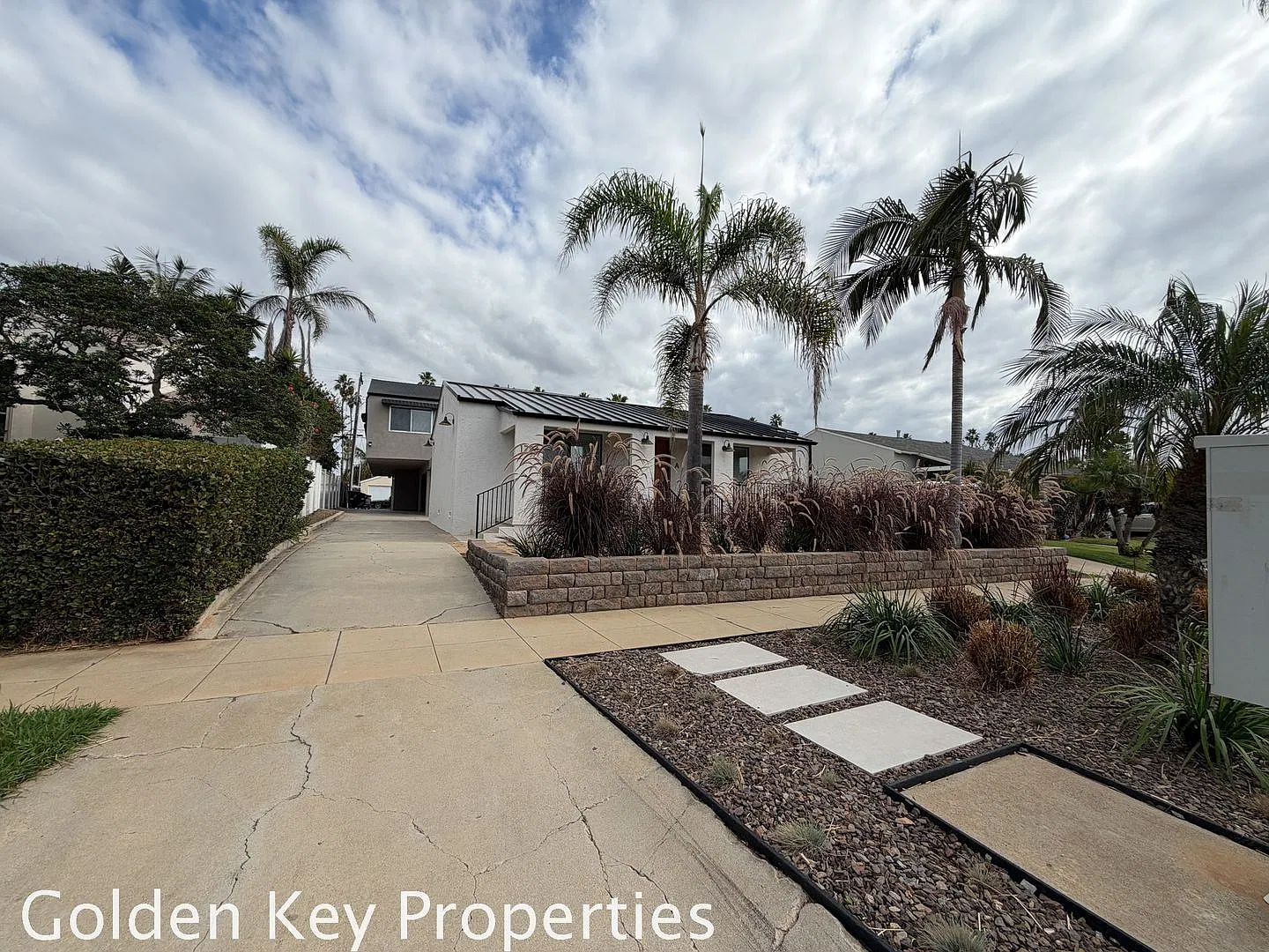 1724 Broadway St — Photo 1