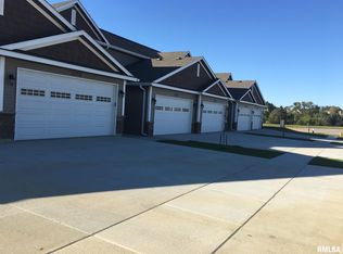 5270 Pandit Dr, Bettendorf, IA 52722