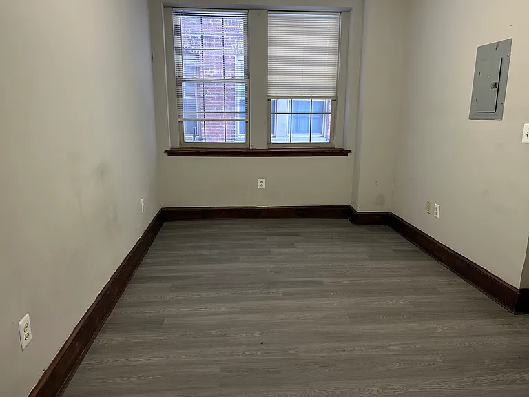 5101-21 Walnut St #2 — Photo 2