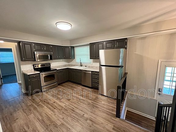 4th image of 115 Saint Regis Ln