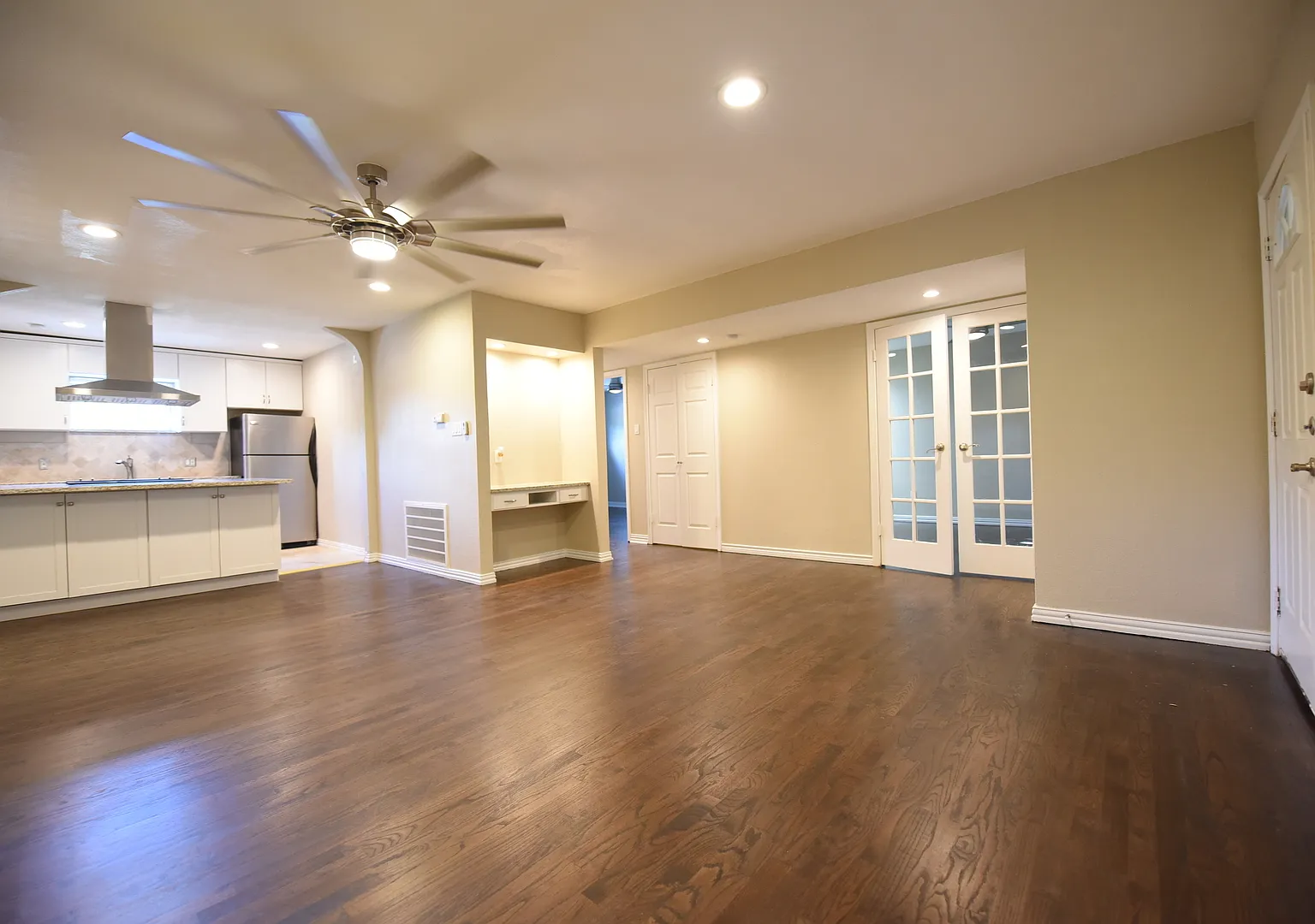 2 bedroom, 1 bathroom in a great location! — Photo 4