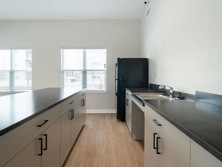 2-web-or-mls-2111-heyboer-dr_12092024