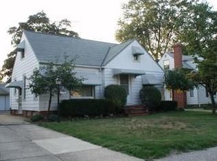 1296 Commonwealth Ave, Mayfield Hts, OH 44124