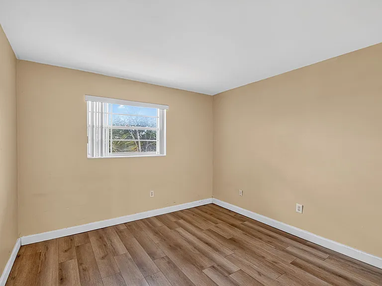 1505 Crescent Cir #B24 — Photo 27