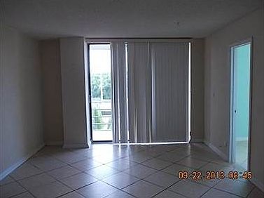 2nd image of 2935 NE 163rd St APT 4A
